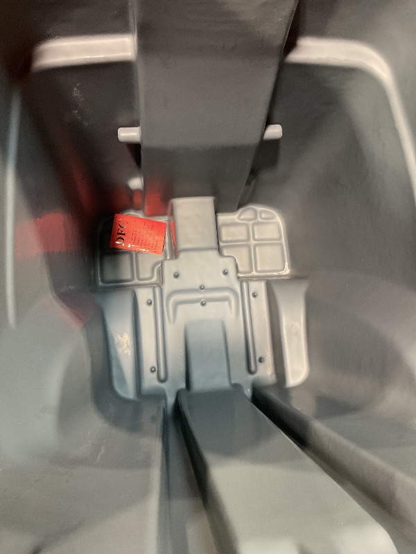 Photo 1 of **DIRT. SCUFFS. LID IS HARD TO CLOSE**Rubbermaid Commercial Products BRUTE Rollout Trash/Garbage Can/Bin with Wheels, 95 Gal, Gray, for Restaurants/Hospitals/Offices/Back of House/Warehouses/Home