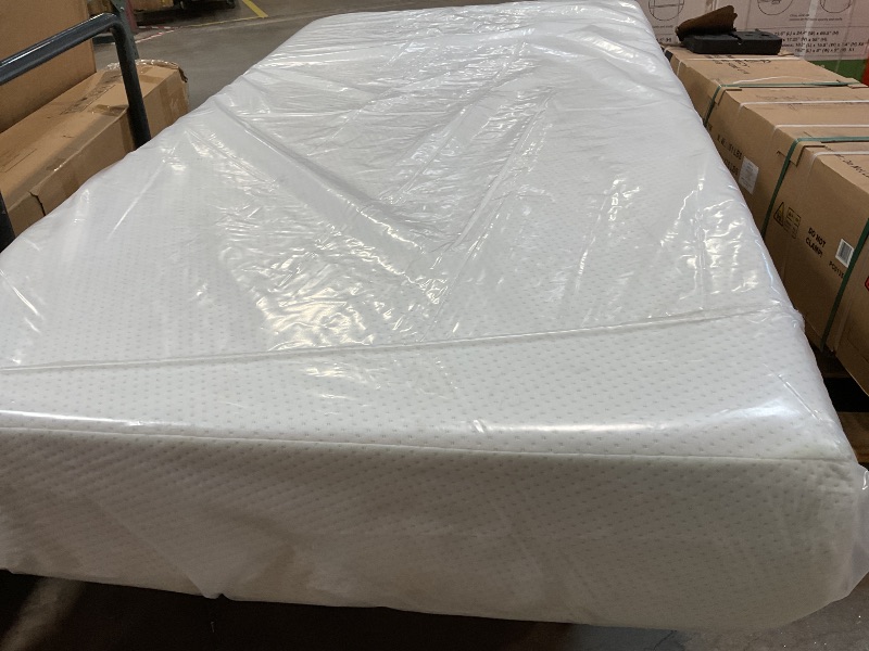 Photo 1 of **DIRT**ZINUS 10 Inch Green Tea Memory Foam Mattress, Twin, Fiberglass Free, Patented Custom Contour Support, Sturdy Base Foam, CertiPUR-US Certified, Mattress in A Box, White