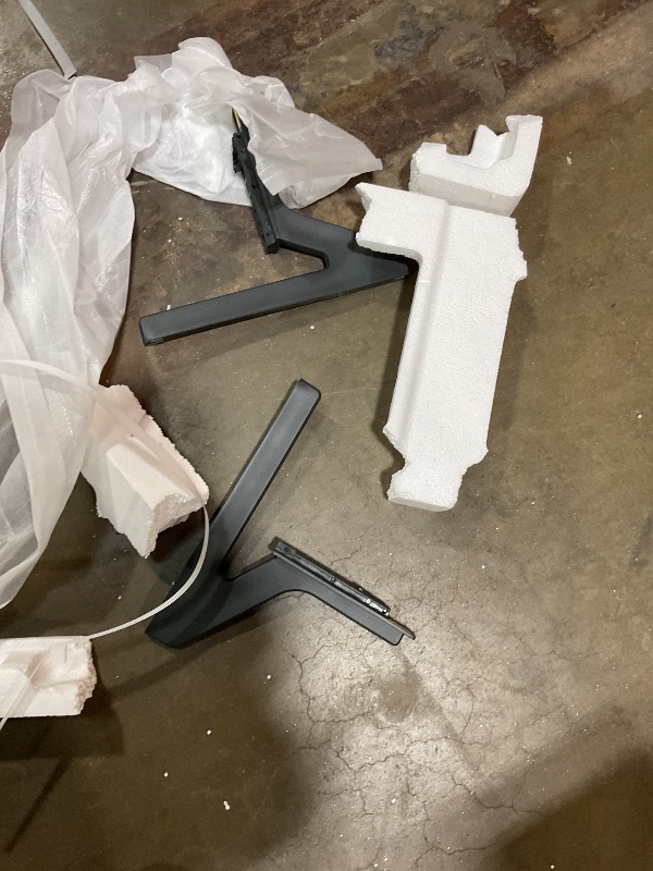 Photo 1 of **MISSING REMOTE. DIRT** Samsung - 60” Class Q60D Series QLED 4K Smart Tizen TV (2024)