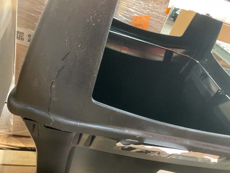 Photo 1 of **TOP CORNER COVER CRACKED. DIRT**Rubbermaid Commercial Products Ranger Outdoor Trash Can with Lid 45-Gallon Plastic Black Indoor/Outdoor Garbage Can for Parks/Shopping Malls/Festivals/Stadiums