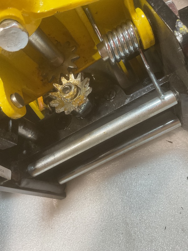 Photo 1 of **SELLING FOR PARTS. DOES NOT JACK UP**VEVOR 3 Ton Low Profile Floor Jack for All Terrain Vehicles, Heavy-Duty Steel Racing Jack with Quick Lift Pump, 5.12"-20" Lifting Range, 3.0 tons