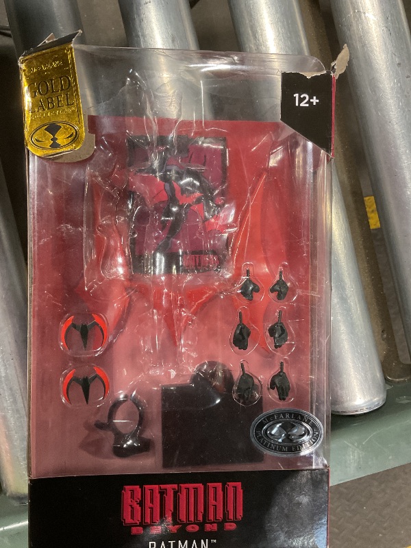 Photo 1 of **BROKEN LEG**DC Direct Batman (Batman Beyond) Gold Label 15 cm Action Figure