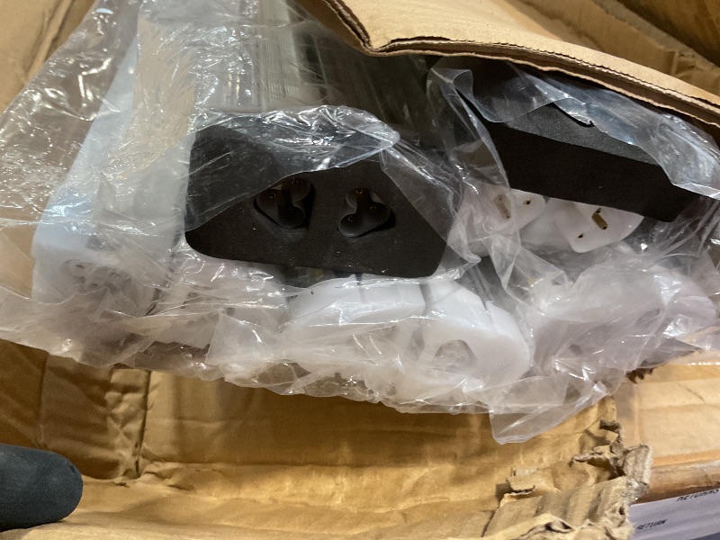 Photo 1 of ***MISSINIG POWER CORD**** Ensenior 10 Pack 8 FT Led Shop Lights, 6000K Clear White, 10000LM Super Bright, 72W Equivalency 936W, Commercial Bay Lighting, U-Shaped Linkable Shop Lights Plug in for Garage, Workshop, FCC Certified