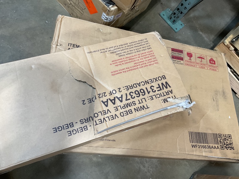 Photo 1 of **2 BOXES**Bellemave Twin Size daybed Frame with Trundle for Adults, Kids, Girls, Teens, Tufted daybeds with Trundle for Living Room, Velvet, (Mattress not Included), Beige