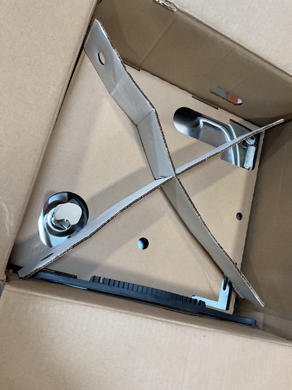 Photo 1 of **SELLING FOR PARTS AS PARTIAL SET. DIRT. MISSING TOP BOTTLE FILLING PART**Elkay LZS8WSLK ezH2O Bottle Filling Station & Single ADA Cooler Filtered Refrigerated Light Gray