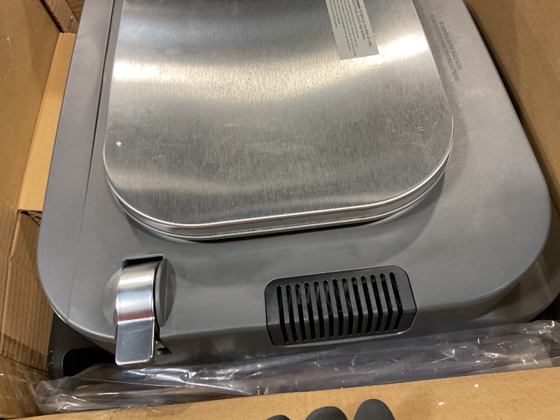 Photo 1 of ****UNTESTED/ FOR PARTS SCREEN IS MALFUNCTIONING**** Ninja Combi All-in-One Multicooker, Oven, & Air Fryer, Complete Meals in 15 Mins, 14-in-1 Functions, Combi Cooker + Air Fry, Bake, Roast, Slow Cook and More, 3 Accessories, Stainless Steel, SFP701