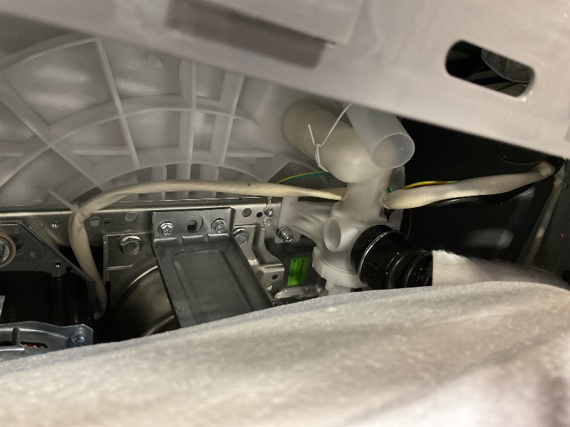 Photo 1 of **BIG DENTS ON BOTTOM FRAME**BLACK+DECKER 3.0 Cu. Ft. Portable Washer, 26.5 lb. Capacity Washing Machine, 6 Cycles, Quick Connect Sink Adapter and Drain Hose Included, Transparent Lid & LED Display, BPW30MW, White