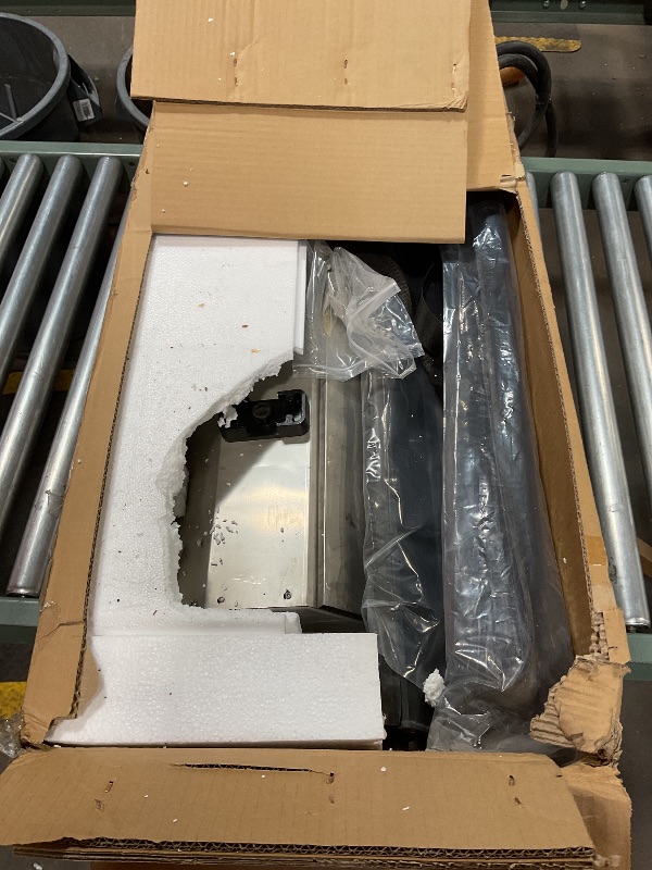 Photo 1 of ***UNKNOWN DAMAGED/ MISSING PIECES*** VEVOR Retractable Tonneau Cover, 5.0 ft Retractable Tonneau Cover with Built-in Drainage Pipe for 2021-2024 Toyota Tacoma Crew Cab w/Deck Rail System, Equipped with Double-Lock & T-Slot