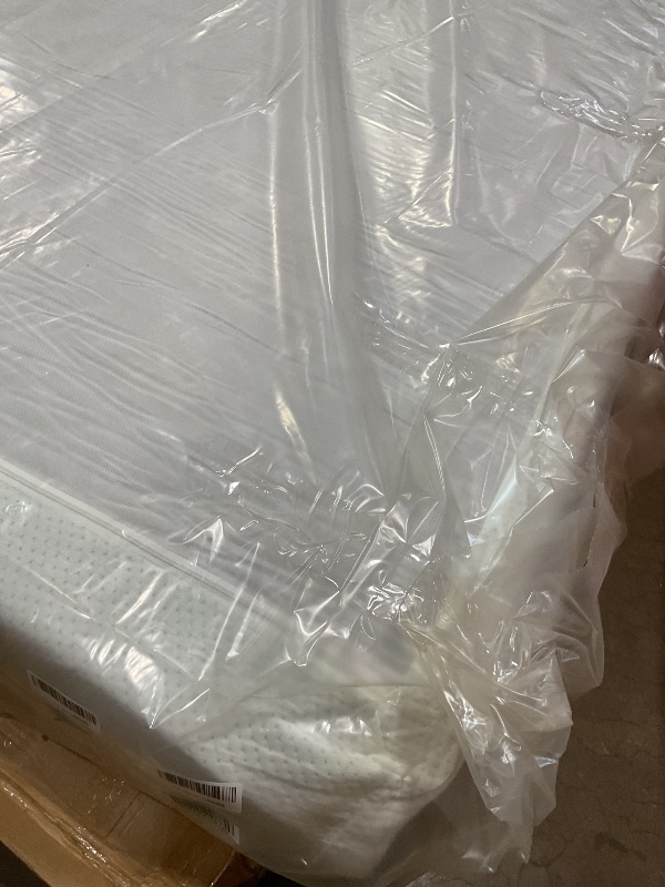 Photo 1 of **CORNER DENTED. DIRT FROM TRANSPORT **ZINUS 12 Inch Queen Green Tea Memory Foam Mattress [New Version], Fiberglass free, Medium Firm Feel, Zoned Pressure Relief, Certified Safe Foams & Fabric, 