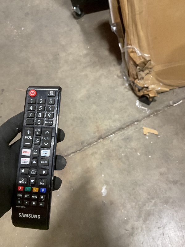 Photo 1 of **DIRT. SCRATCHES**Samsung - 40" Class 5 Series LED Full HD Smart Tizen TV (2019)