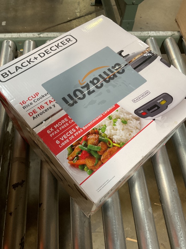 Photo 1 of ***FOR PARTS ONLY/ NON-FUNCTIONAL*** BLACK+DECKER 16-Cup Rice Cooker, RC516, 8-Cup Uncooked Rice, Steaming Basket, Removable Non-Stick Bowl, One Touch