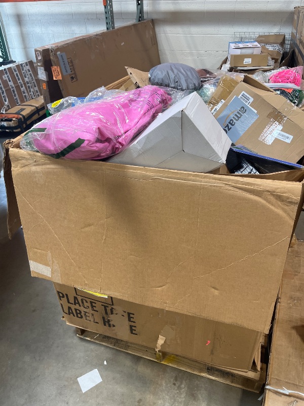 Photo 1 of *** NON REFUNDABLE *** 
TRASH/NON SELL PALLET
*MUST BRING TRUCK TO PICK UP*
