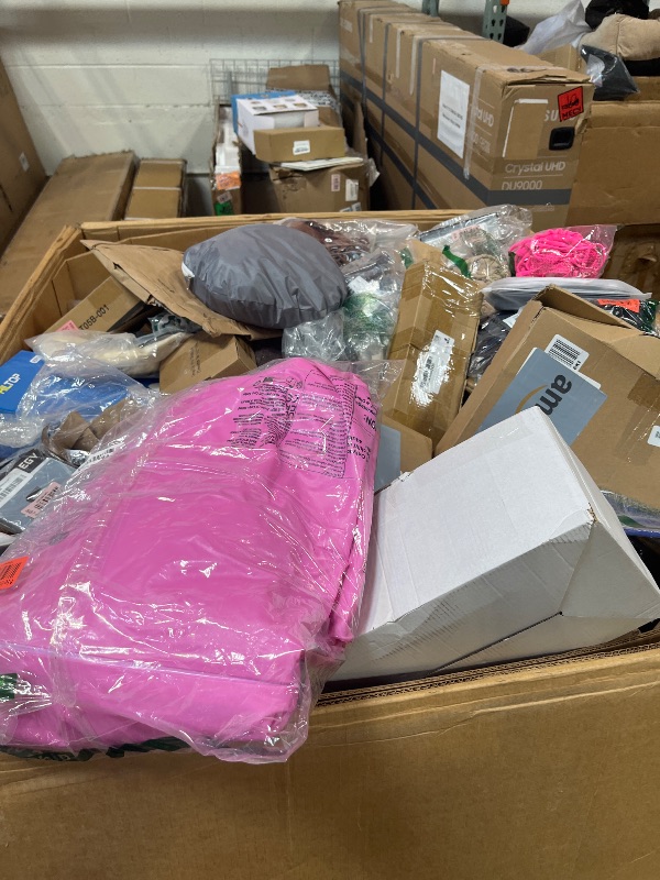 Photo 1 of *** NON REFUNDABLE *** 
TRASH/NON SELL PALLET
*MUST BRING TRUCK TO PICK UP*