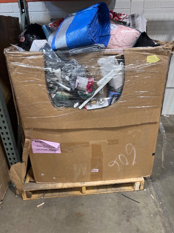 Photo 1 of *** NON REFUNDABLE *** 
TRASH/NON SELL PALLET
MUST BRING TRUCK TO PICK UP