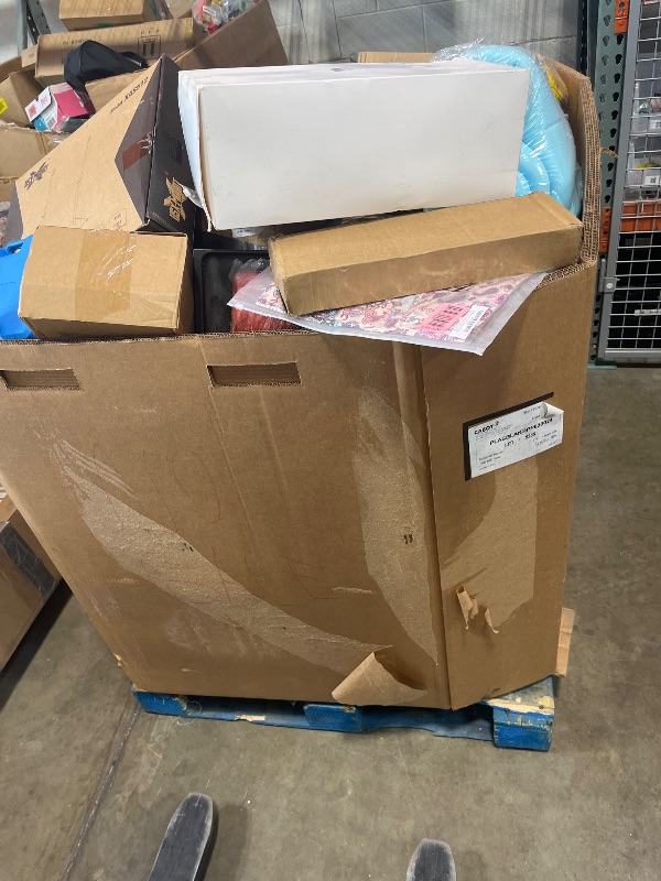 Photo 1 of *** NON REFUNDABLE *** 
*MUST BRING TRUCK TO PICK UP**
TRASH/NON SELL PALLET