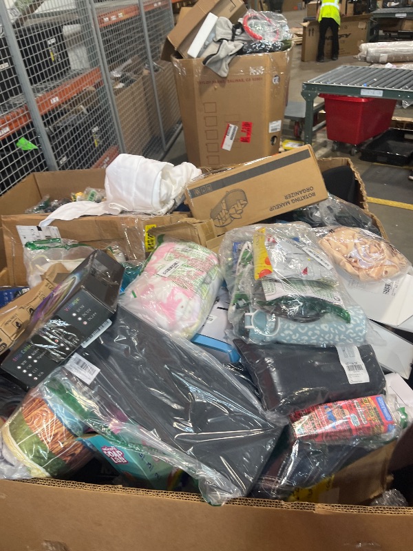 Photo 1 of *** NON REFUNDABLE *** 
**MUST BRING TRUCK TO PICK UP**
TRASH/NON SELL PALLET