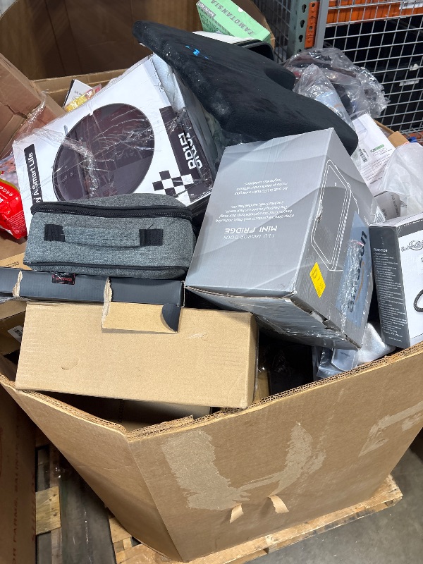 Photo 1 of *** NON REFUNDABLE *** **MUST BRING TRUCK TO PICK UP** TRASH/NON SELL PALLET