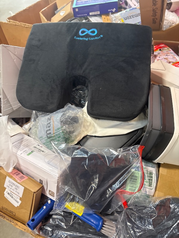 Photo 1 of *** NON REFUNDABLE *** **MUST BRING TRUCK TO PICK UP** TRASH/NON SELL PALLET