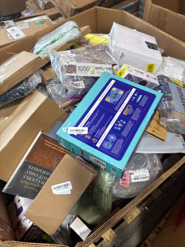 Photo 1 of *** NON REFUNDABLE *** **MUST BRING TRUCK TO PICK UP** TRASH/NON SELL PALLET