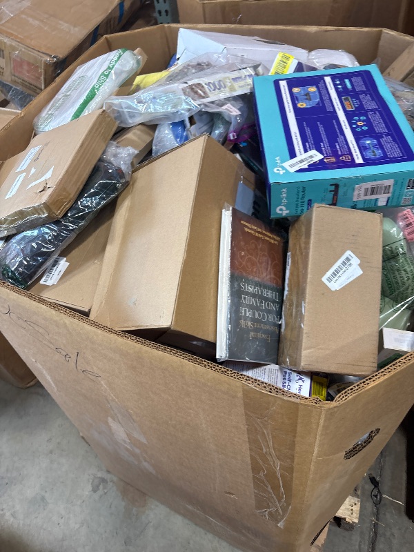 Photo 1 of *** NON REFUNDABLE *** **MUST BRING TRUCK TO PICK UP** TRASH/NON SELL PALLET