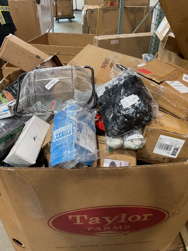 Photo 1 of *** NON-REFUNDABLE ***MUST BRING A TRUCK TO PICK UP**** TRASH/NON SELL PALLET***