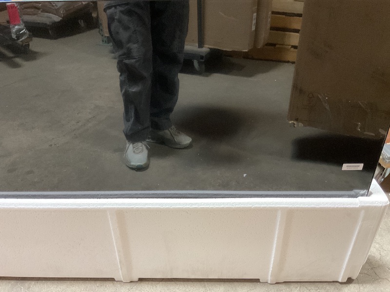 Photo 1 of ***DAMAGED BROKEN TELEVISION PARTS ONLY*** Samsung 58-Inch Class Crystal UHD U8000F 4K Smart TV (2025 Model) Endless Free Content, Crystal Processor 4K, MetalStream Design, Knox Security, Alexa Built-in