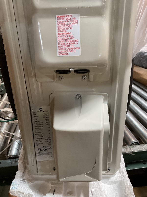 Photo 1 of ****PARTIAL SET BOX 1 OF 2 CONDENSOR ONLY**** 9000 BTU Mini Split Air Conditioner, 18.5 SEER2 208-230V Split Unit Ac and Heat Cool Up to 450 Sq.Ft, Ductless Air Conditioner w/Complete Installation Kit,Remote,2.0 Wifi Control,Low Noise