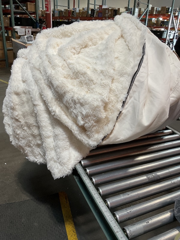 Photo 1 of *not in original box**Hobestluk Bean Bag Chairs Beanbag Chair with Filler Adult Bean Bags with Fluffy Ripple Cover, Giant Bean Bag Chairs for Adults (White, 6FT - 70" x 70" x 15")