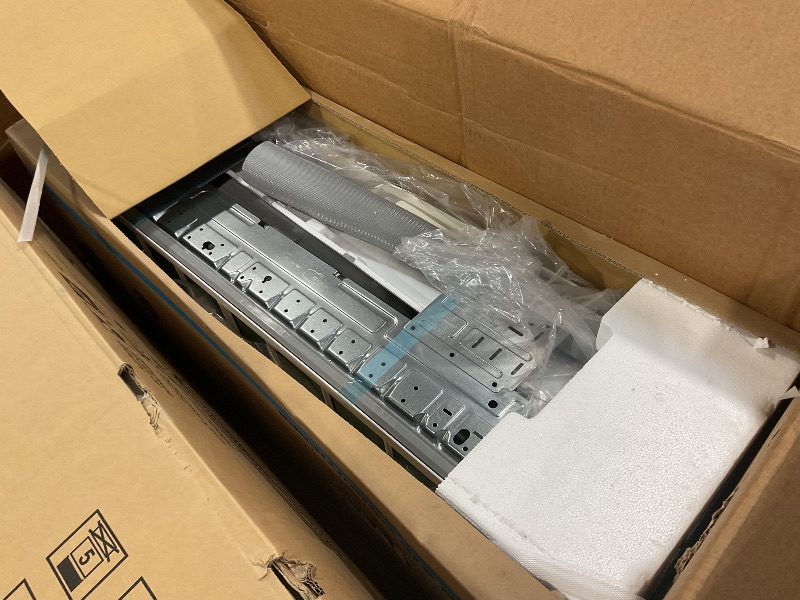 Photo 1 of *used/damages*Daikin 18,000 BTU 18 SEER2 Entra R32 Series Ductless Mini Split Heat Pump System w/Maxwell