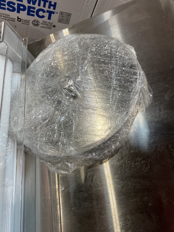 Photo 1 of **BACK FRAME PULLING OFF**VEVOR Pizza Dough Roller Sheeter, 3-16 Inch Semi-automatic Stainless Steel Pizza Press, Commercial Electric 390W Pasta Maker Machine, 260 pcs Per Hour, Adjustable Thickness, with Dough Press Lid