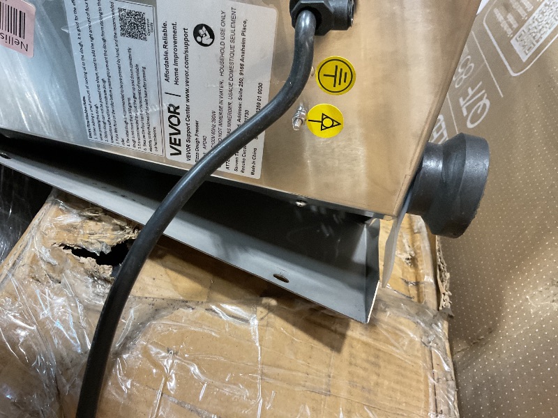 Photo 1 of **BACK FRAME PULLING OFF**VEVOR Pizza Dough Roller Sheeter, 3-16 Inch Semi-automatic Stainless Steel Pizza Press, Commercial Electric 390W Pasta Maker Machine, 260 pcs Per Hour, Adjustable Thickness, with Dough Press Lid