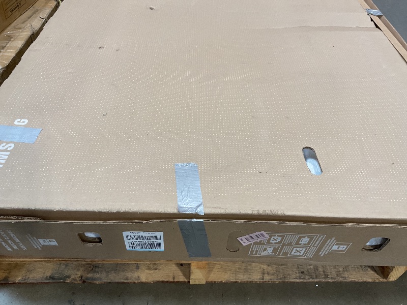 Photo 1 of **MAJOR DAMAGE TO SCREEN. SELLING FOR PARTS AS PARTIAL SET **SAMSUNG 85-Inch Class QLED Q7F Series Samsung Vision AI Smart TV (2025 Model, 85Q7F) Quantum HDR, Object Tracking Sound Lite, Q4 AI Gen1 Processor, 4K upscaling, Gaming Hub, Alexa Built-in