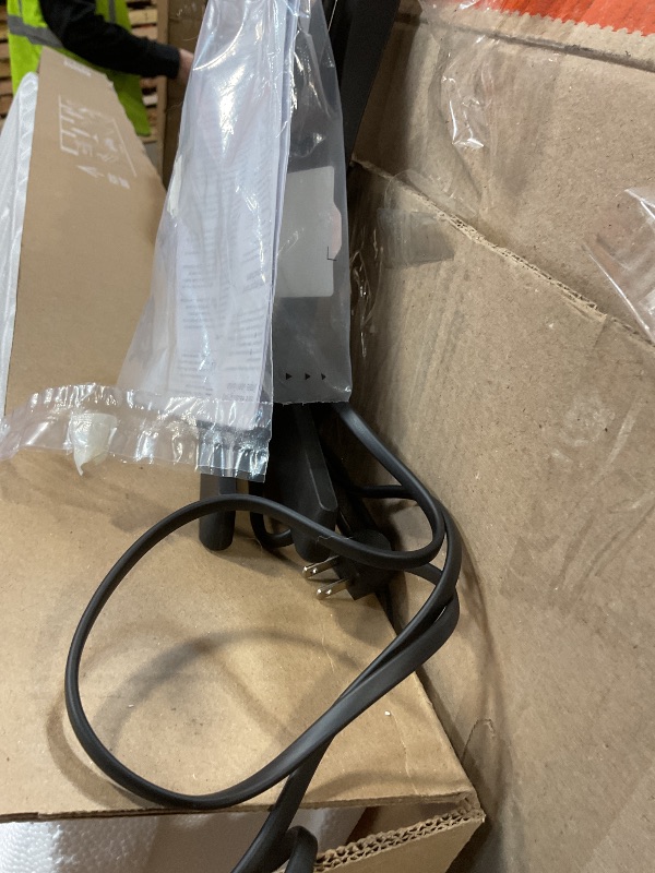 Photo 1 of **MAJOR DAMAGE TO SCREEN. SELLING FOR PARTS AS PARTIAL SET **SAMSUNG 85-Inch Class QLED Q7F Series Samsung Vision AI Smart TV (2025 Model, 85Q7F) Quantum HDR, Object Tracking Sound Lite, Q4 AI Gen1 Processor, 4K upscaling, Gaming Hub, Alexa Built-in