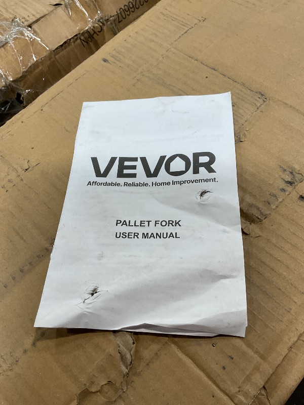 Photo 1 of **SCRAPES FROM TRANSPORT **VEVOR Pallet Forks, 4000 lbs Clamp on Pallet Forks, 60" Total Length Heavy Duty Pallet Forks with Adjustable Stabilizer bar, Tractor Bucket Forks for Tractor Attachments, Skid Steer, Loader Bucket