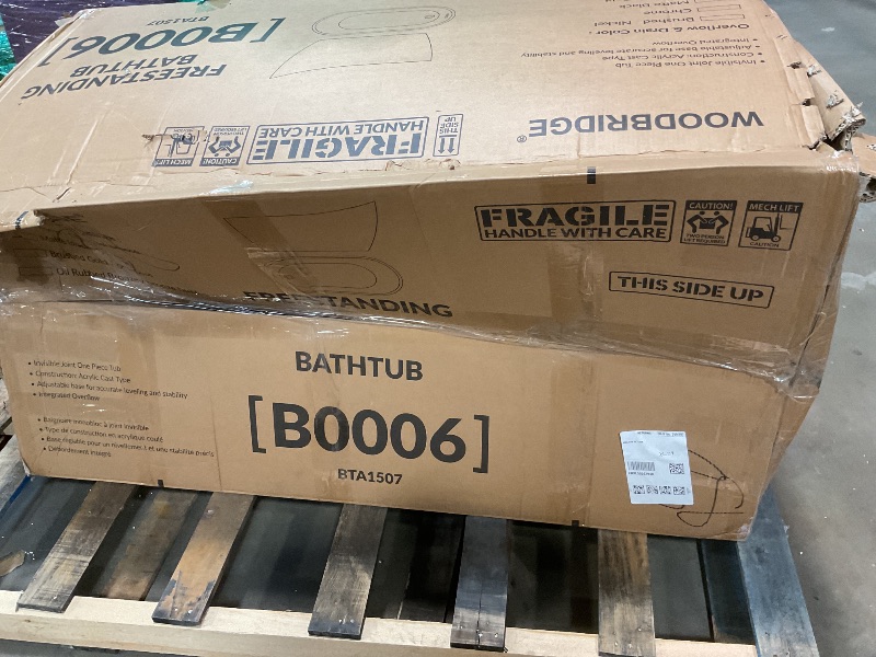 Photo 1 of ***FRAMING IS CRACKED IN THE FRONT OF TUB SHELL*** WOODBRIDGE 54" Acrylic Freestanding Bathtub Contemporary Soaking White Tub with Matte Black Overflow and Drain,B0006-MB