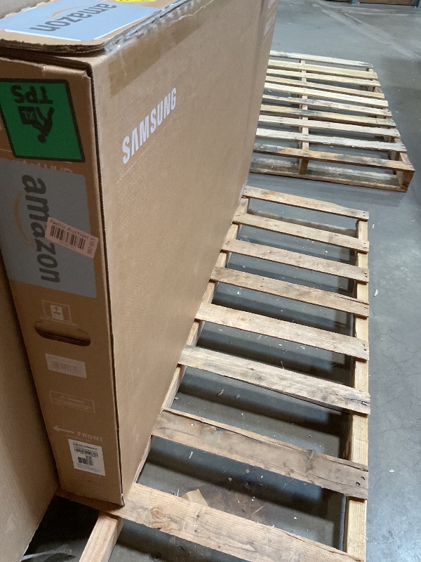 Photo 1 of **MAJOR DAMAGE TO SCREEN. SELLING FOR PARTS**Samsung 58-Inch Class Crystal UHD U8000F 4K Smart TV (2025 Model) Endless Free Content, Crystal Processor 4K, MetalStream Design, Knox Security, Alexa Built-in