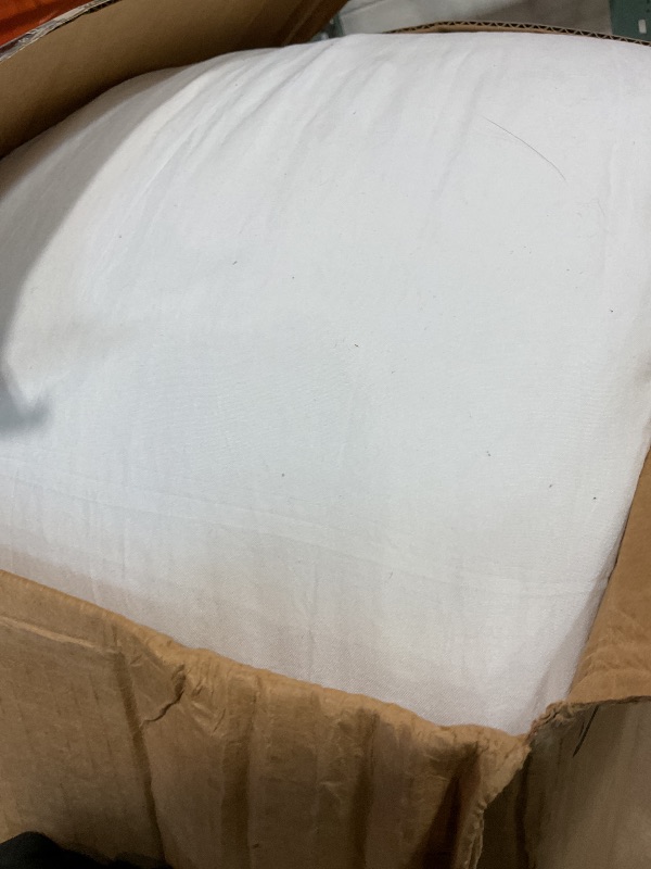 Photo 1 of **DIRT FROM TRANSPORT **Bedsure King Comforter Set - 4 Pieces Pinch Pleat Bed Set, White Boho Bedding for All Season, 1 Soft Comforter, 2 Pillowcases, 1 Decorative Pillow