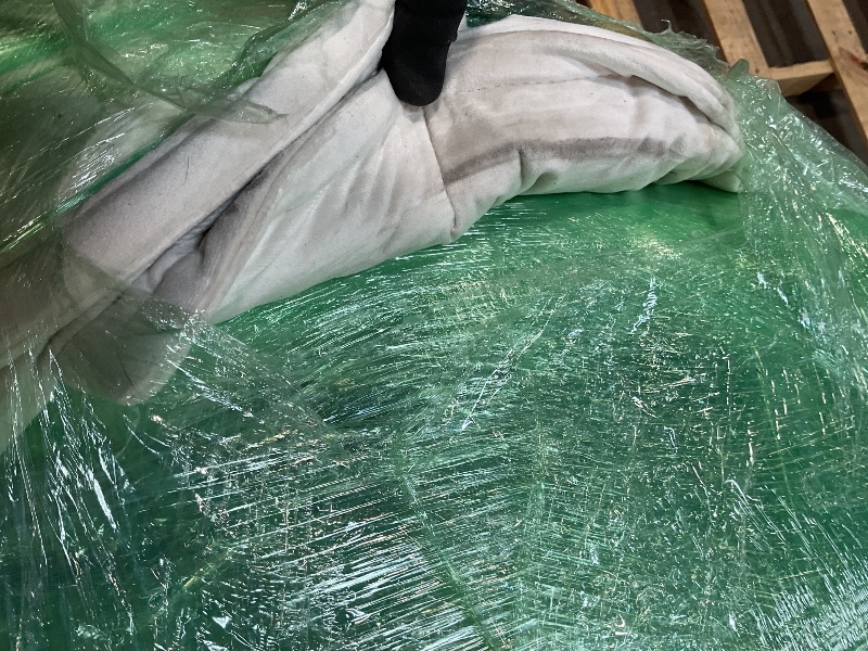 Photo 1 of **DIRT AND SCRAPES FROM TRANSPORT **Nicbex 73.2" Queen Size Pull Out Couch Bed Convertible Sleeper Loveseat Sofa Velvet Upholstered Futon Sofá Bed Oversized 3 in 1 Pullout Sofa&Couch with Pillow-top Armrest for Living Room, Office