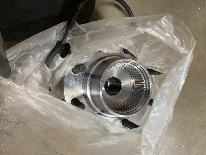 Photo 1 of **DIRT FROM TRANSPORT **Pair 515020 Front Wheel Bearing Hub Assembly Compatible with Ford Excursion 2000 2001 2002, Hub Bearing Assembly Front for Ford F-250 Super Duty 1999-2004, F-350 Super Duty 1999-2004, 8 Lugs w/ABS