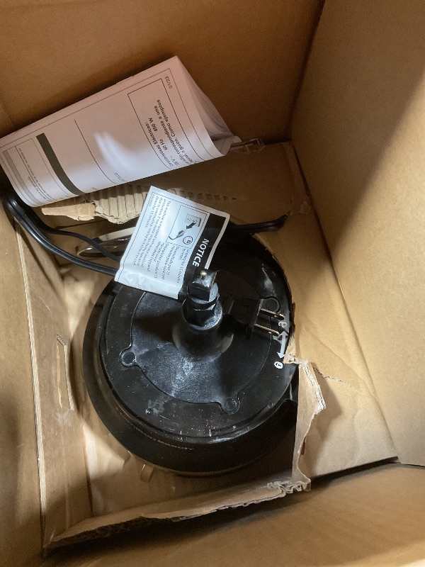 Photo 1 of **SELLING FOR PARTS. CRACKED HEAD PIECE**Hamilton Beach Food Processor & Vegetable Chopper for Slicing, Shredding, Mincing, and Puree, 10 Cups + Easy Clean Bowl Scraper, Black and Stainless Steel (70730)