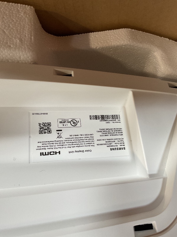 Photo 1 of **DOESNT POWER ON/ SELLING FOR PARTS**World's first Dual UHD Monitor

• Features 57" screen size with 140 PPI with Quantum Matrix Technology powered by Quantum Mini LEDs for astounding levels of visual accuracy and unparalleled definition and detail

• 24