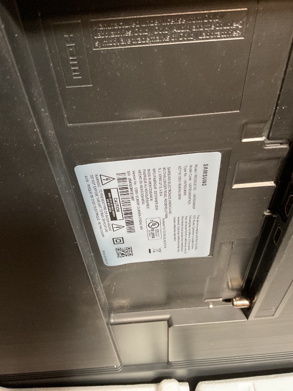 Photo 1 of CRACKED SCREEN NO ACCESSORIES Samsung 75-Inch Class 4K Crystal UHD DU8000 Series HDR Smart TV w/Object Tracking Sound Lite, Motion Xcelerator, Ultra Slim Design, Gaming Hub, Alexa Built-in (UN75DU8000, 2024 Model)