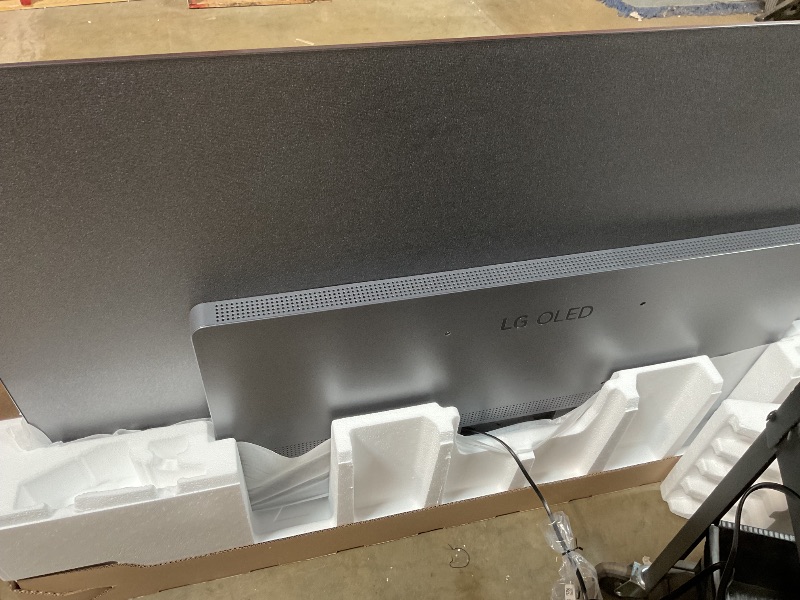 Photo 1 of ** FOR PARTS/ SCREEN IS DAMAGED SHOWS GREEN AND RED LINES** LG C3 Series 65-Inch Class OLED evo 4K Processor Smart Flat Screen TV for Gaming with Magic Remote AI-Powered OLED65C3PUA, 2023 with Alexa Built-in