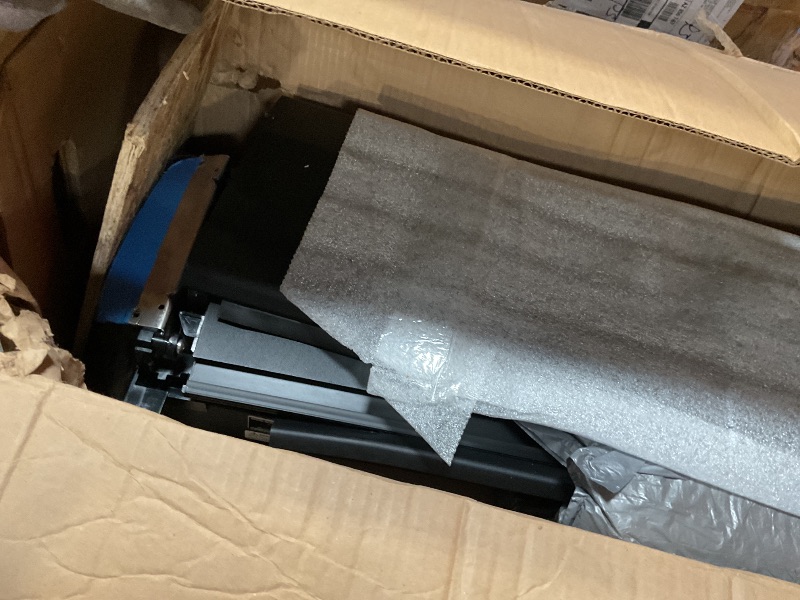 Photo 1 of **PARTIAL SET/ BOX 1 OF 2** Rough Country Retractable Truck Bed Cover, Truck Tonneau Covers for Chevy Silverado 2500 HD/GMC Sierra 2500HD (2020-2025) - 6'9 Weather-Resistant Truck Bed Cover, Retractable Bed Cover