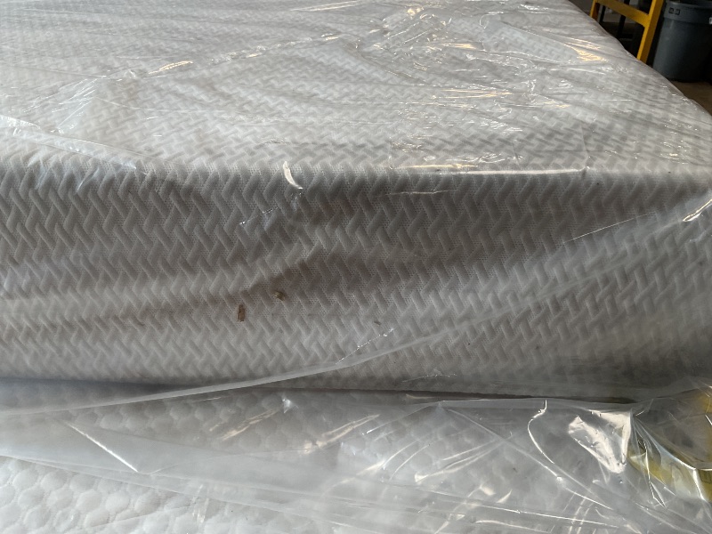 Photo 1 of *DIRTY FROM TRANSPORT* FDW 8 inch Twin Mattress Gel Memory Foam Mattress for Cool Sleep & Pressure Relief, Medium Firm Mattresses CertiPUR-US Certified/Bed-in-a-Box/Pressure Relieving (8 in, Twin)