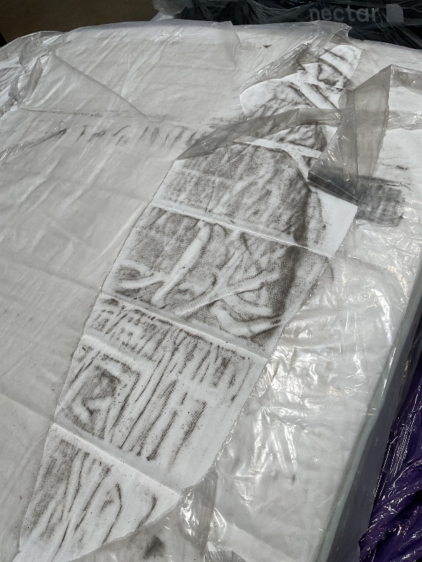 Photo 1 of **HEAVY DIRTY FROM TRANSPORT**ZINUS 14 Inch Cooling Comfort Support Hybrid Mattress [New Version], King, Fiberglass Free, Medium Plush, Cooling Motion Isolation, Certified Safe Foams & Fabric