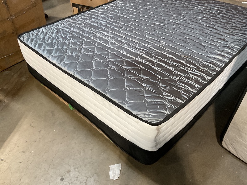 Photo 1 of **DIRTY FROM TRANSPORT **LETMOON Queen Size Mattresses, 14 Inch Hybrid Queen Mattress , Medium Firm, Memory Foam and Pocket Springs, (Upgrade) Strong Edge Support, Pressure Relief