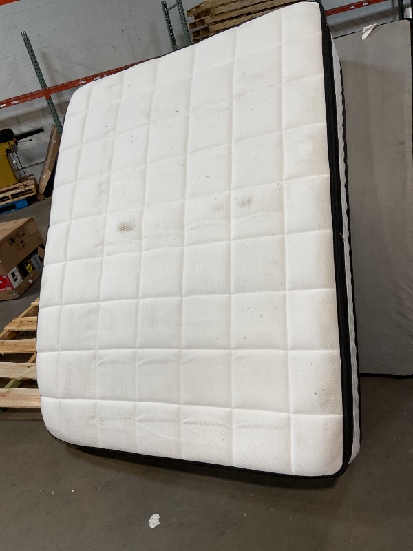 Photo 1 of **DIRTY FROM TRANSPORT **LETMOON Queen Size Mattresses, 14 Inch Hybrid Queen Mattress , Medium Firm, Memory Foam and Pocket Springs, (Upgrade) Strong Edge Support, Pressure Relief