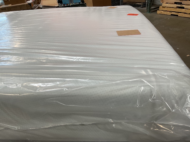 Photo 1 of **DIRTY FROM TRANSPORT **ZINUS 12 Inch Green Tea Memory Foam Mattress [New Version], King, Fiberglass free, Medium Firm Feel, Zoned Pressure Relief, Certified Safe Foams & Fabric, Mattress 