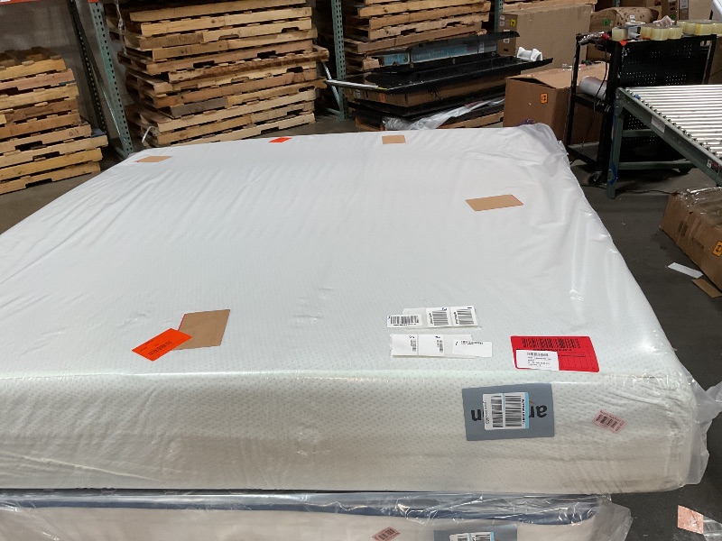 Photo 1 of **DIRTY FROM TRANSPORT **ZINUS 12 Inch Green Tea Memory Foam Mattress [New Version], King, Fiberglass free, Medium Firm Feel, Zoned Pressure Relief, Certified Safe Foams & Fabric, Mattress 